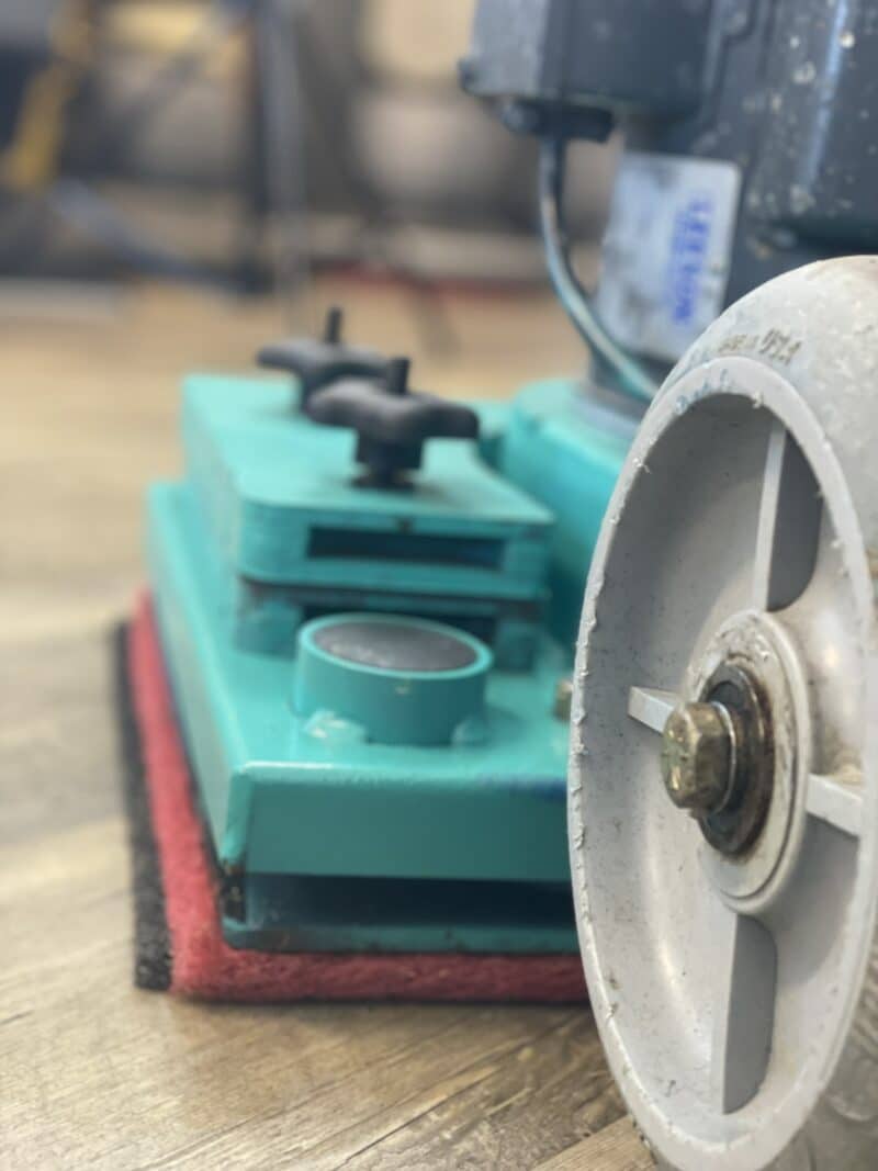 TENNANT F14 ORBITAL FLOOR MACHINE