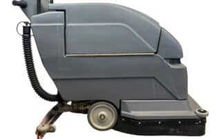 TENNANT NOBLES 2001 FLOOR SCRUBBER