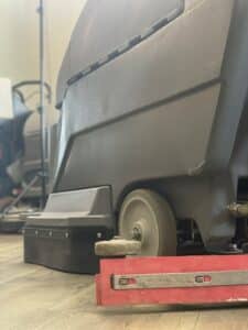 TENNANT NOBLES 2001 20 INCH FLOOR SCRUBBER