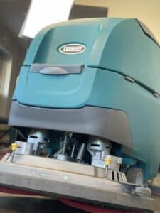 TENNANT T500 FLOOR SCRUBBER