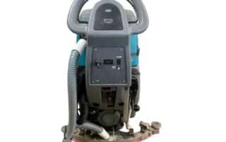 TENNANT T3 FLOOR SCRUBBER