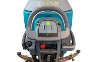 TENNANT T500 FLOOR SCRUBBER