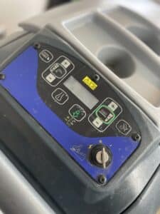 ADVANCE SC750 26D FLOOR SCRUBBER