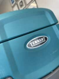 TENNANT T600E INDUSTRIAL FLOOR SCRUBBER
