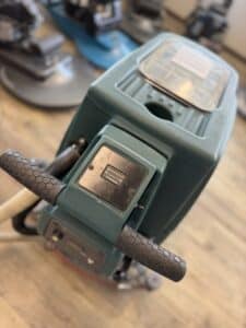 TENNANT NOBLES SS3 SPEED SCRUB FLOOR SCRUBBER